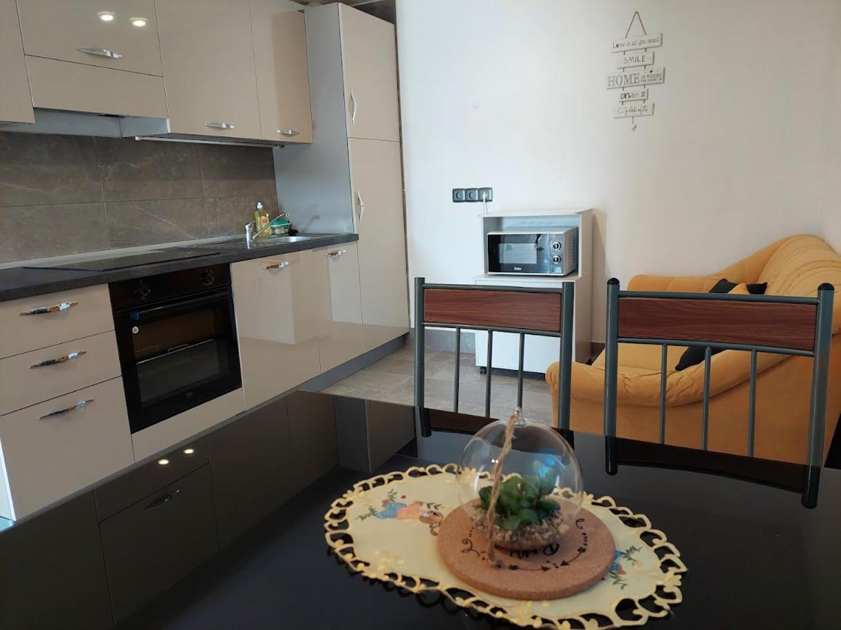 Apartma Zirovnik แซเคลียนาโกเรนสเคม ภายนอก รูปภาพ